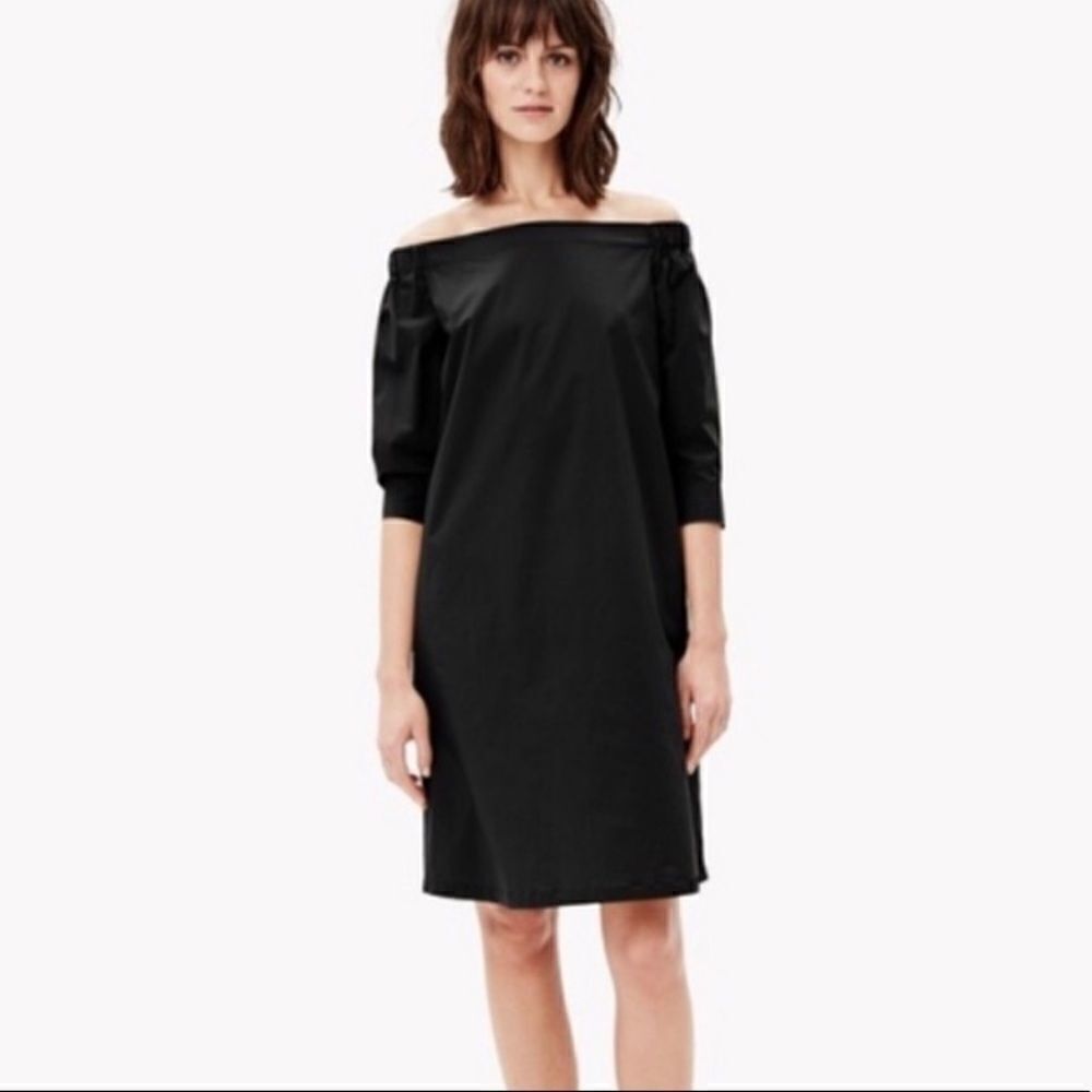 THEORY Zizinna poplin off the shoulder dress